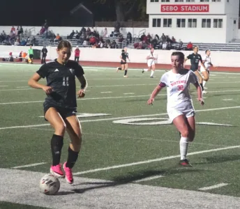 Quakers make run at district title